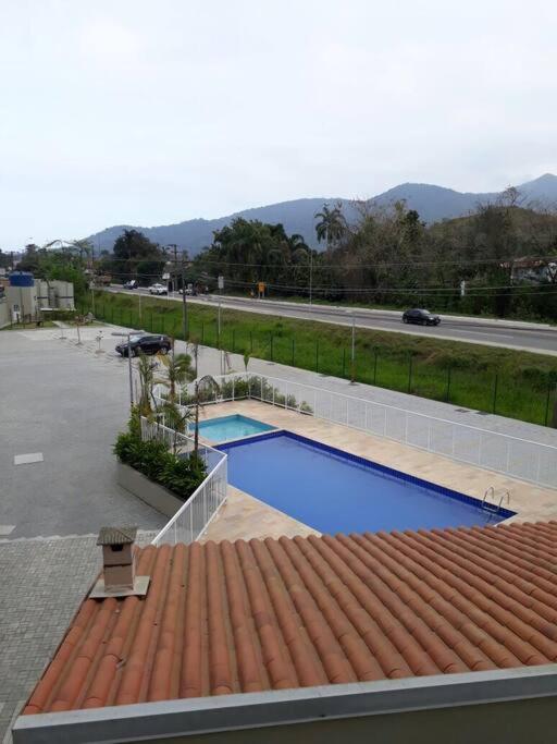 Apto Em Ubatuba Divisa Com A Praia De Itagua E Facil Acesso As Praias Fica Ao Lado Do Atacado Tenda Da Rodovia Rio Santos Exteriör bild